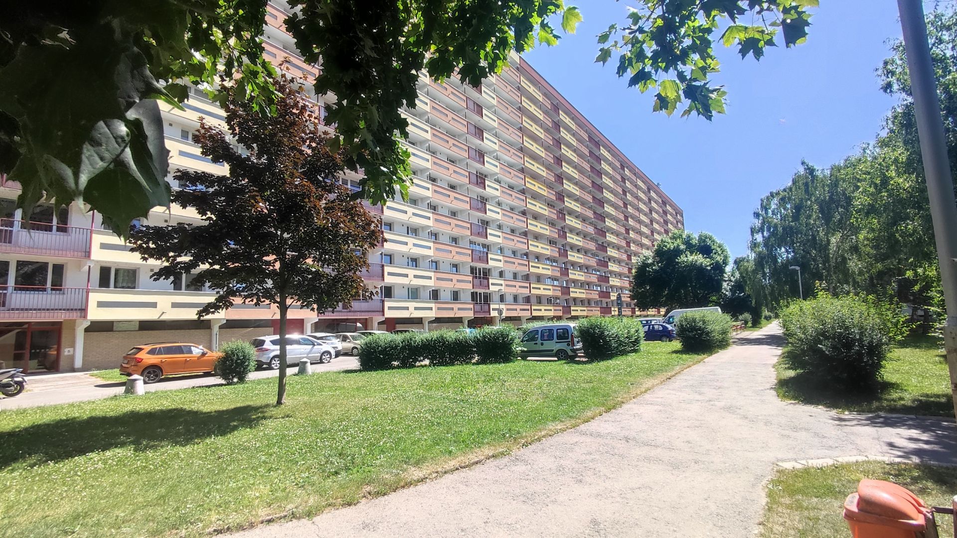 pronajem_bytu_1+kk/l_37m2_v_hradci_kral.jungmannova_ul.
