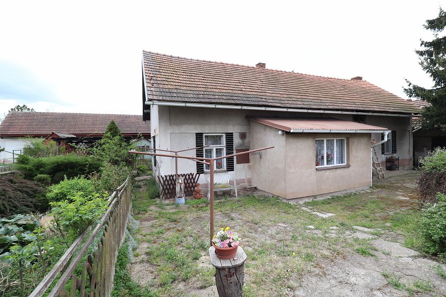 starsi_rodinny_dum_roudnice_okr._hradec_kralove